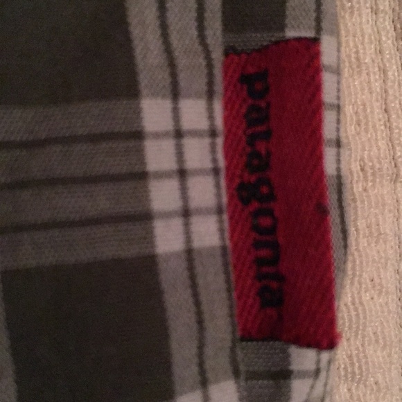 EUC Patagonia green plaid shirt - Picture 7 of 8